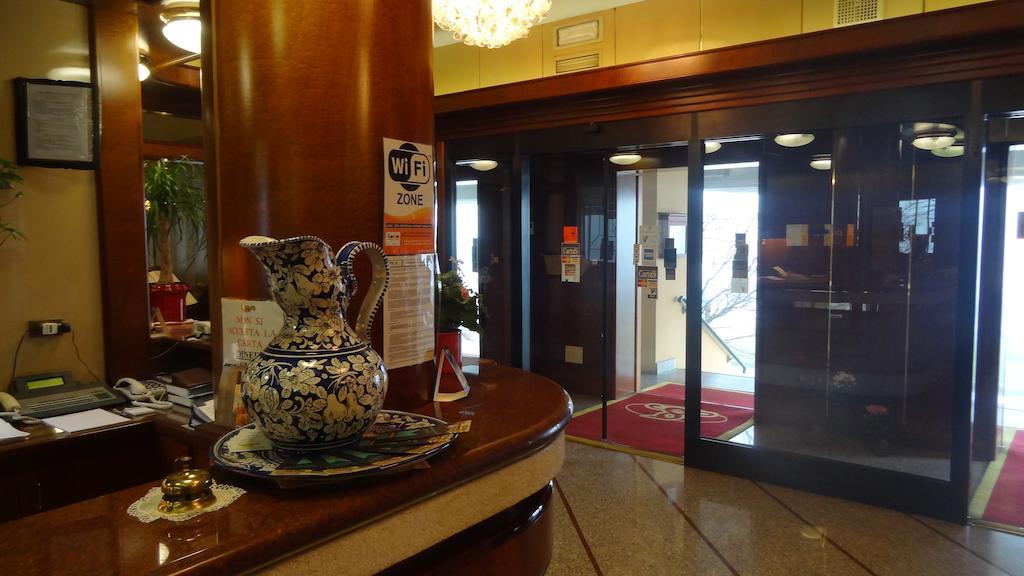 Le Gronde Hotel Cava Manara Екстериор снимка